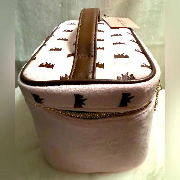 NEW Juicy Couture Pink Fuzzy Travel Cosmetics Bag - Picture 3 of 8